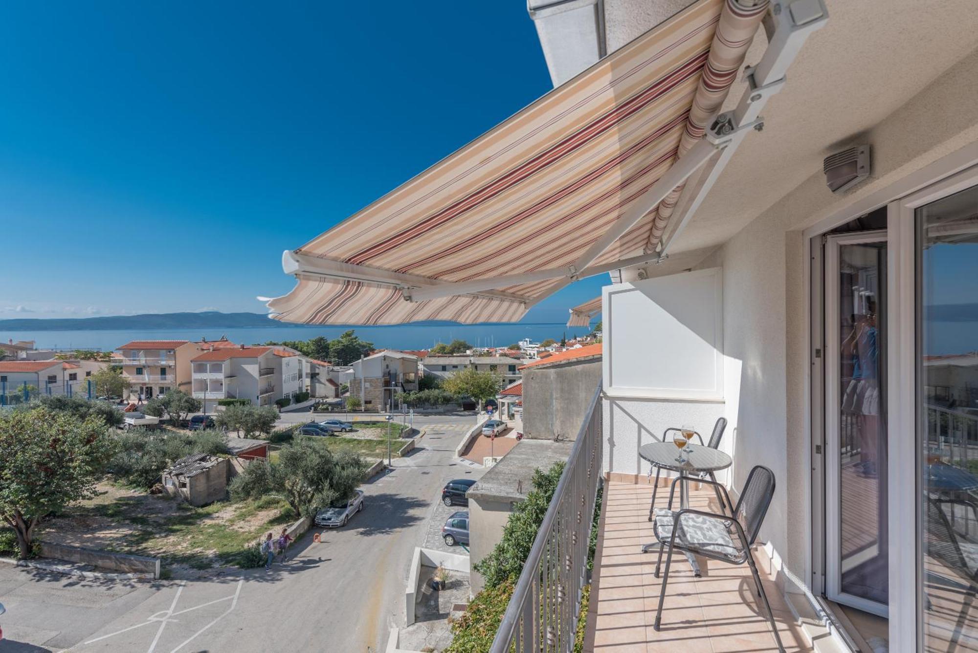 Apartments Nina M Baška Voda Exterior foto