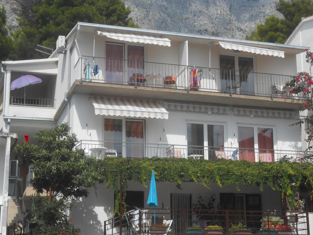 Apartments Nina M Baška Voda Exterior foto